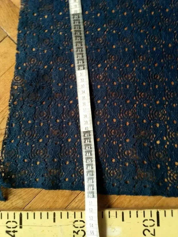 Юбка  ткань красивый кружевной гипюр синего цвета 4