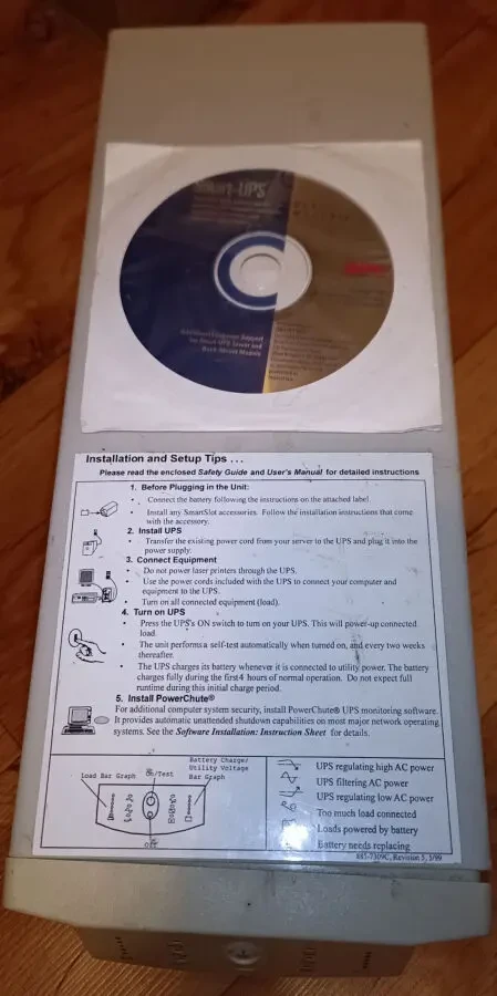 Безперебійник ДБЖ UPS APC Smart-UPS SU700INET 3