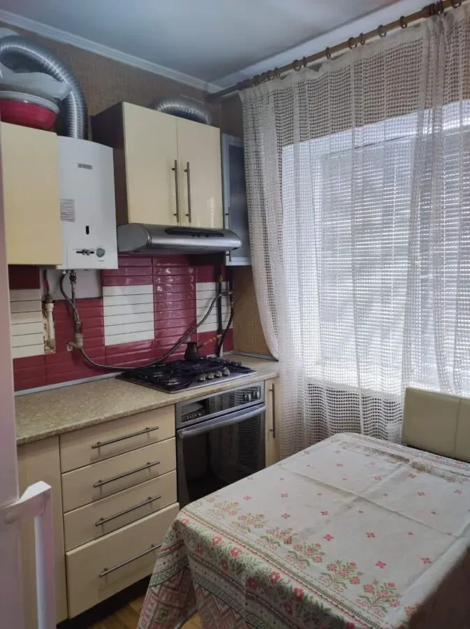 Продам 2 кім. квартиру 6