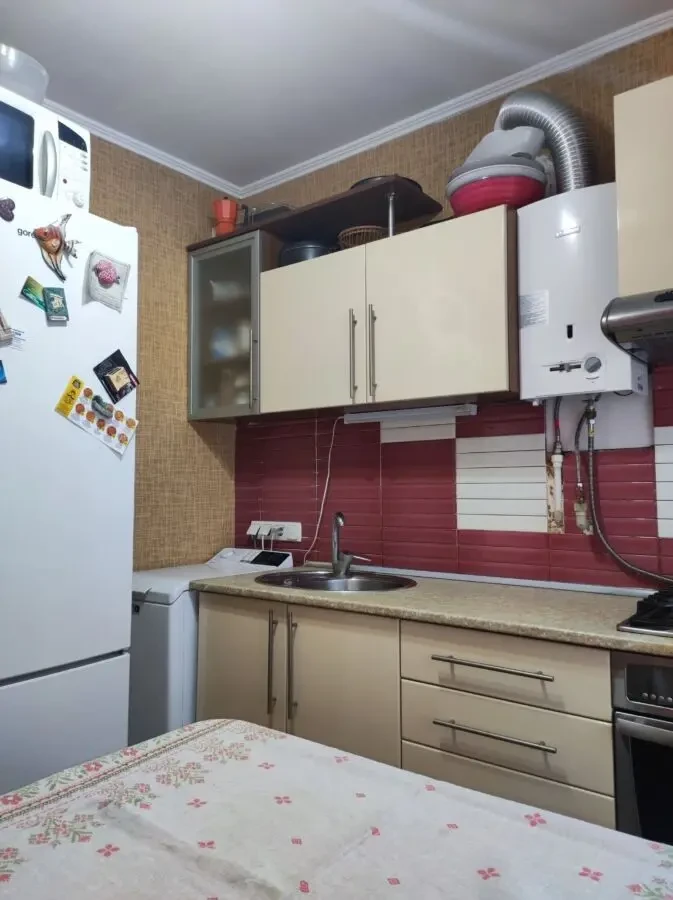 Продам 2 кім. квартиру 4