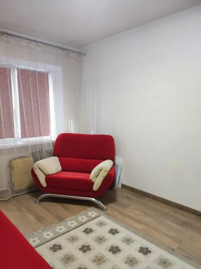 Продам 2 кім. квартиру 7