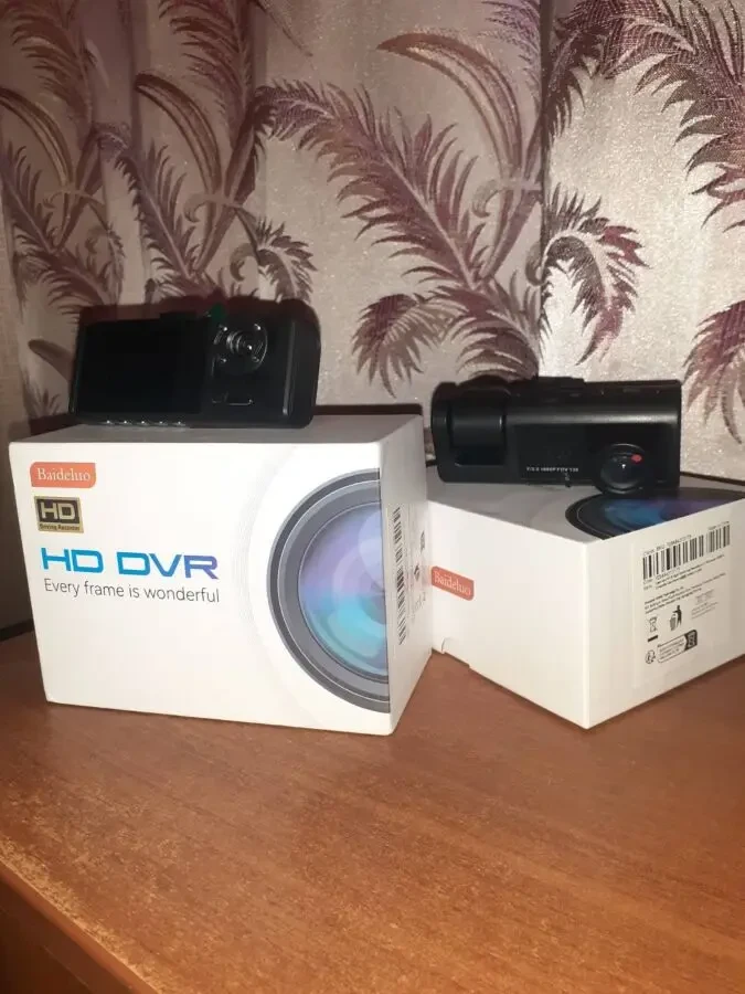 Видеорегистратор HD DVR с  двумя  камерами
