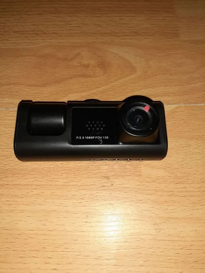 Видеорегистратор HD DVR с  двумя  камерами 5