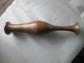 Ваза металева з візерунками. Індія (HLS). Висота - 40 см.