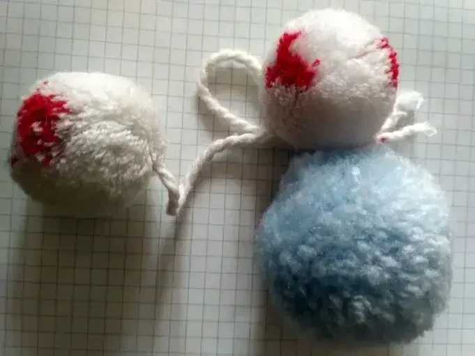 Помпоны шарики пушистые натуральный мех 2 штук для шапок 7