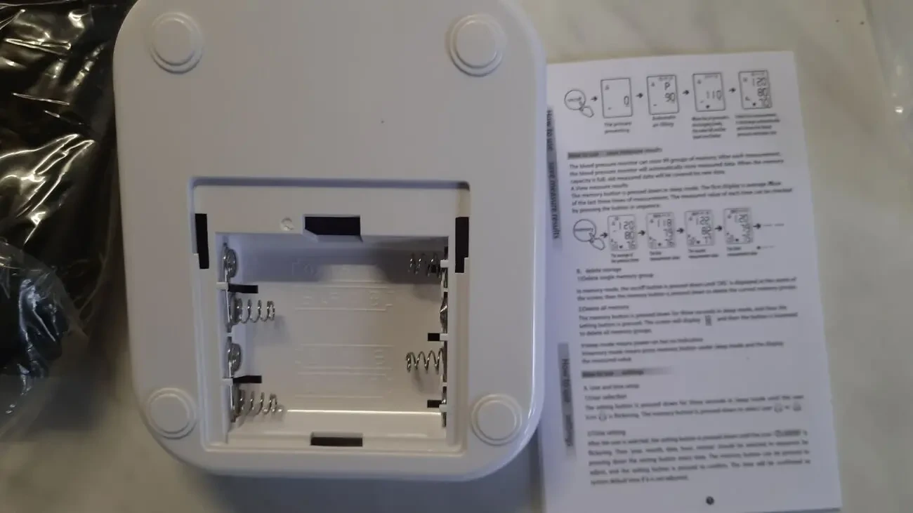 Портативний вимірювач артеріального тиску на плечі . 9