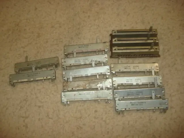 Радиокомпоненты резисторы СП3 - 23 . переменные . 10