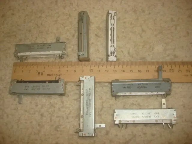 Радиокомпоненты резисторы СП3 - 23 . переменные . 7