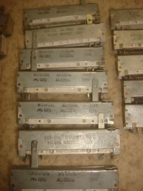 Радиокомпоненты резисторы СП3 - 23 . переменные . 6