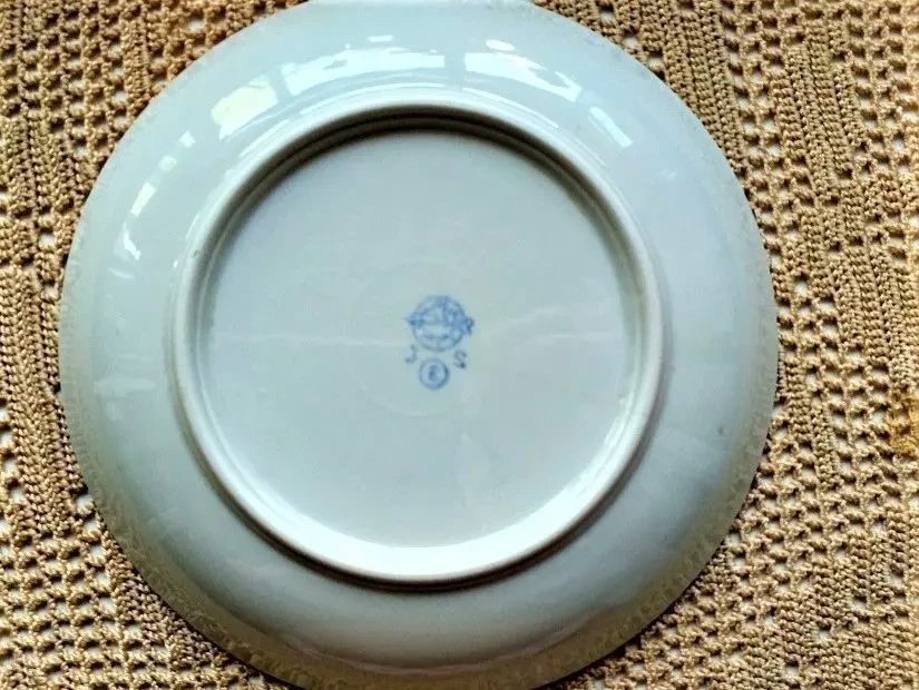 Блюдце тарелка Довбышский фарфоровый завод , с цветком 2