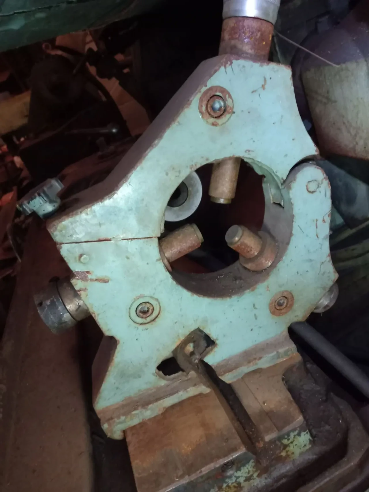 Круглошліфувальний універсальний верстат 3у132м 4