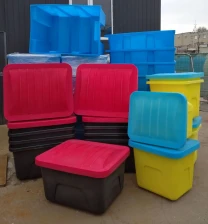 пластиковий контейнер для продуктів