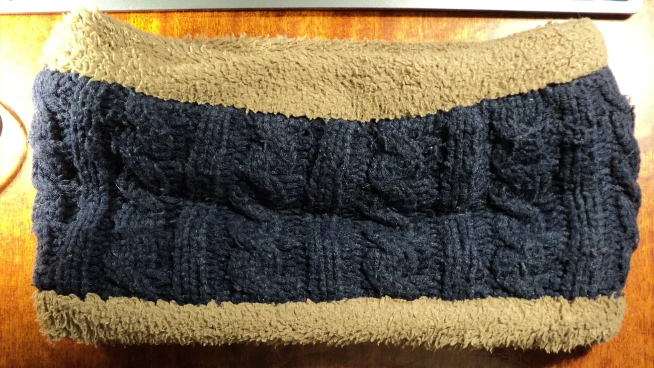 Шапка утеплена з муфточкою на шию з Німеччини нова 2