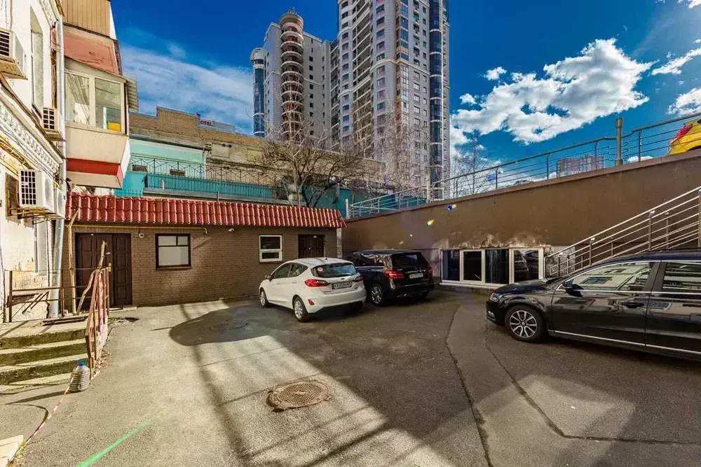 Оренда кухні. Галицька площа 3