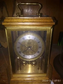 Вінтажний настільний - камінний годинник