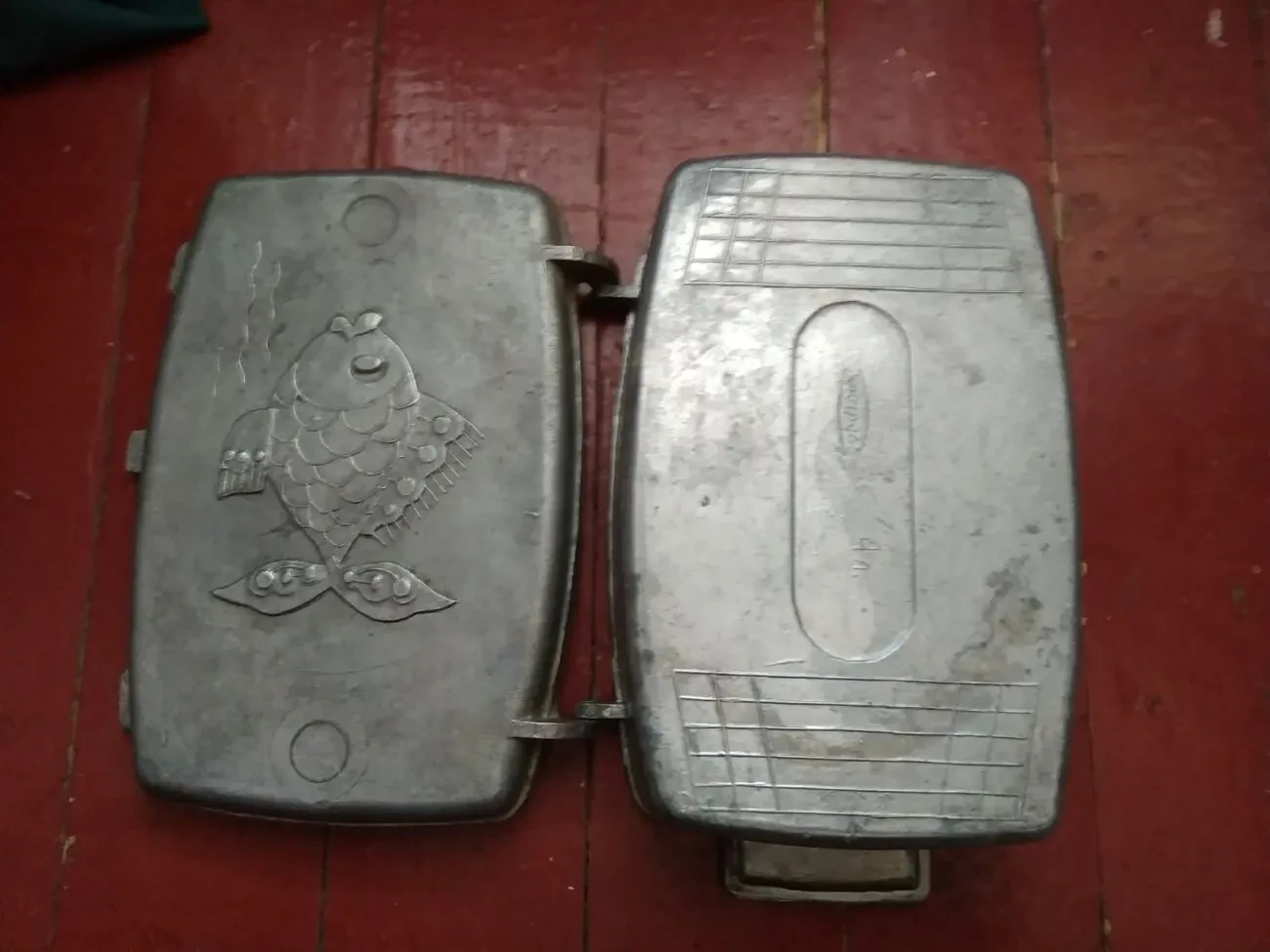 посуд для тушкування рибки чугунок 3