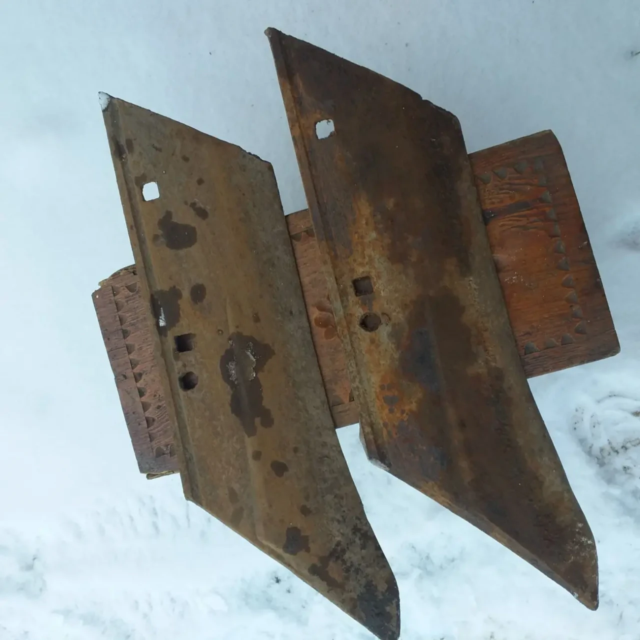 Лемеха до плуга.