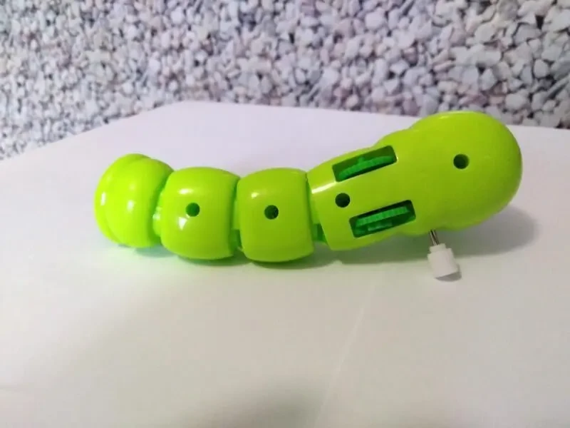 Гусениця заводна іграшка 3