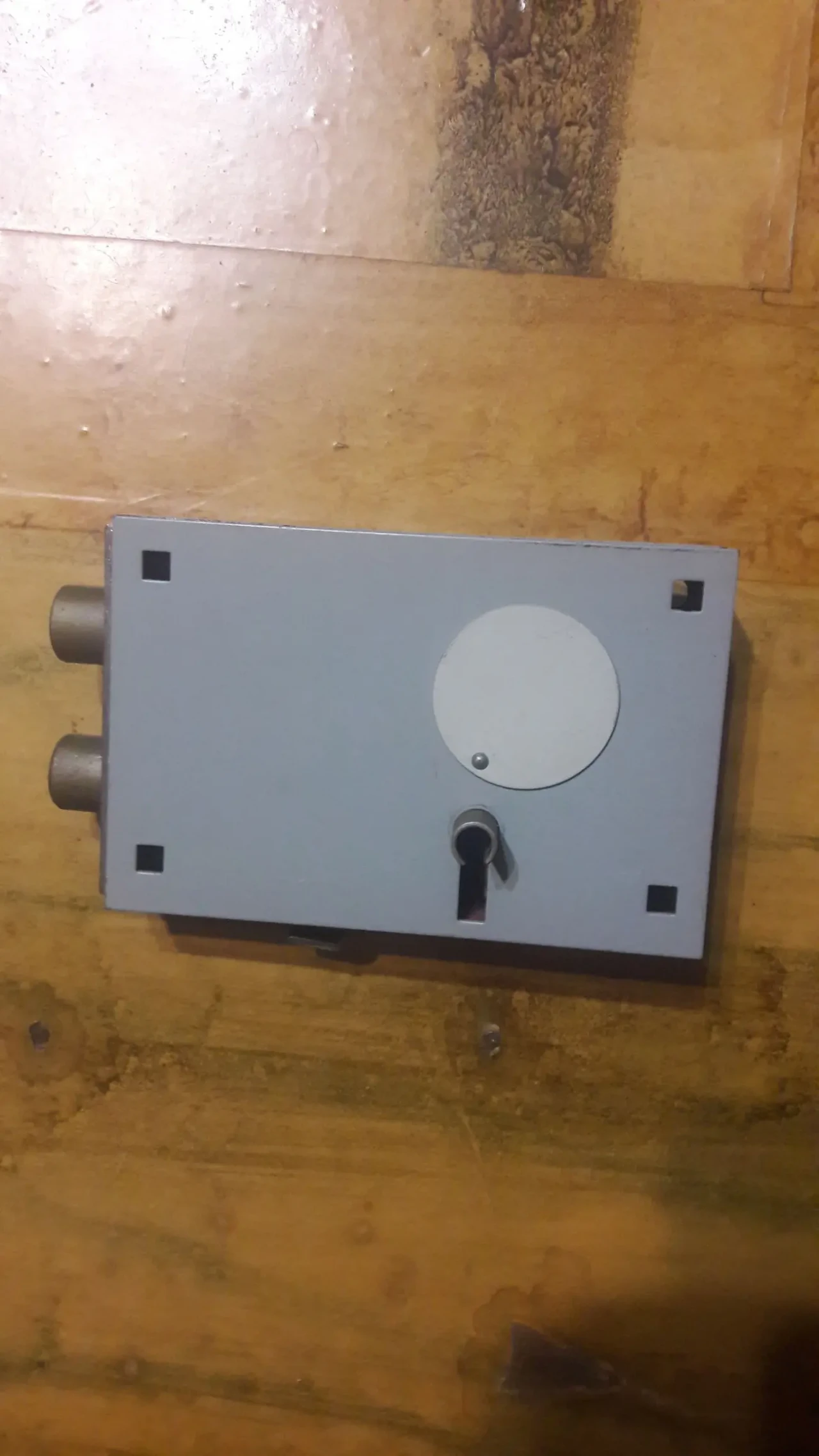 Гаражно-квартирный сувальдный замок 2