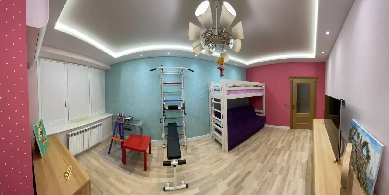 Продаж 3-ї 109 м2 в новобудові з ремонтом - всі меблі й техніка. 2
