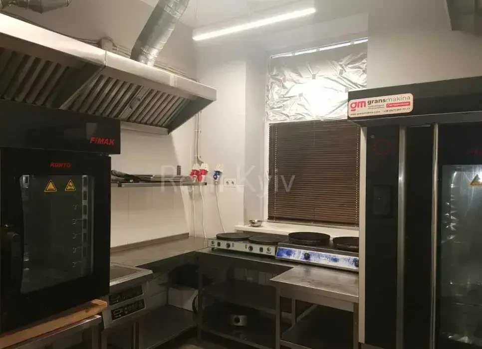 Здається кухня на вул Дмитрівській 4