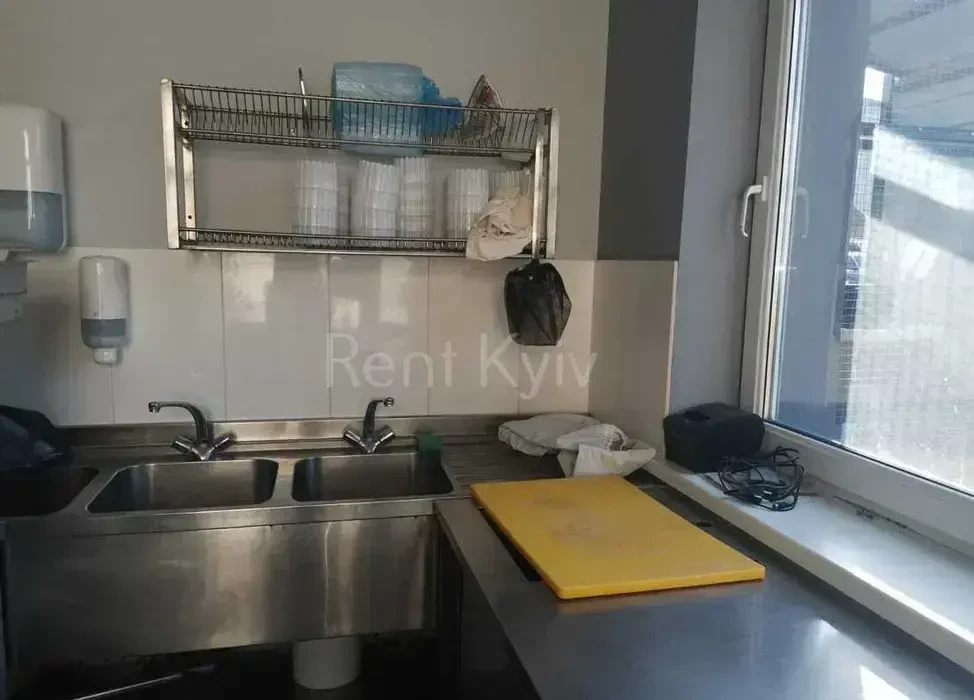 Здається кухня на вул Дмитрівській