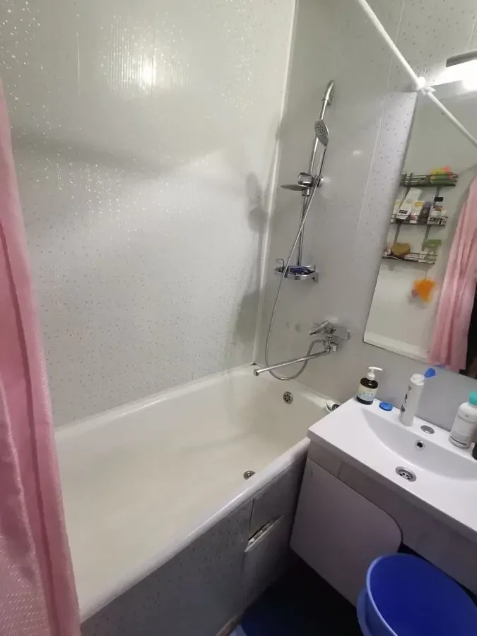 Продам 3 ком кв на левом берегу ( ул.Калиновая) 4