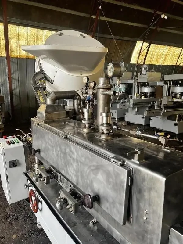 Машина закаточна Ж7-УМТ-6 3