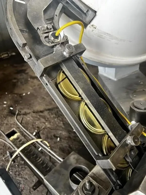 Машина закаточна Ж7-УМТ-6 7