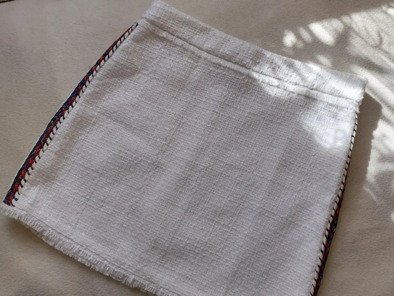 Новая белая твидовая юбка Elenza