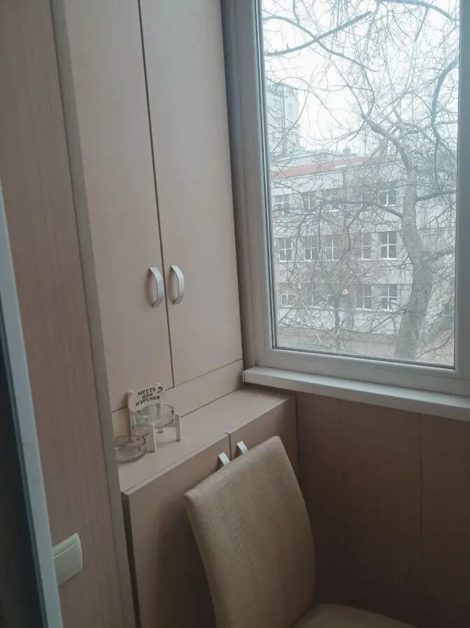 Продам велику 3-и кімнатну квартиру сталінку біля Південгого Вокзалу. 7