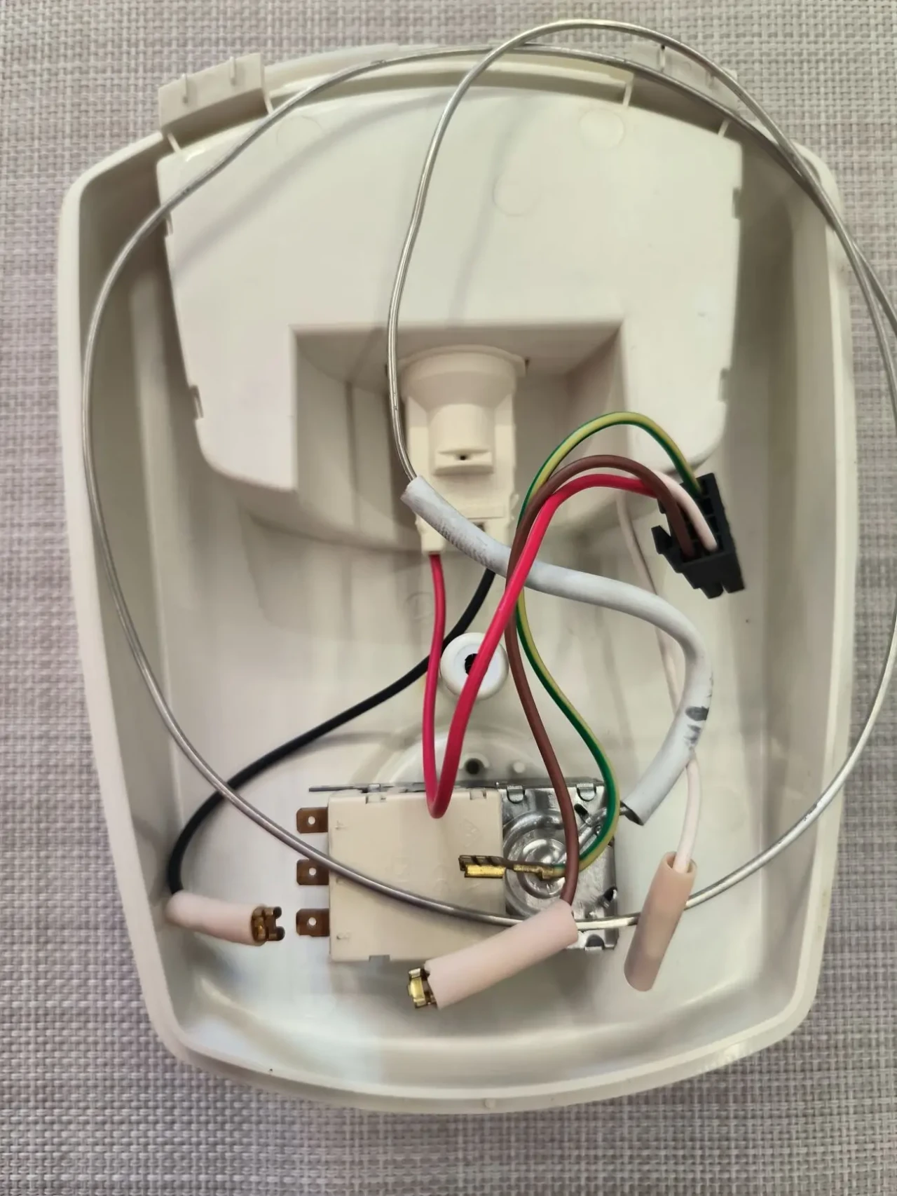 Терморегулятор/термостат в сборе с плафоном холодильника Beko 3