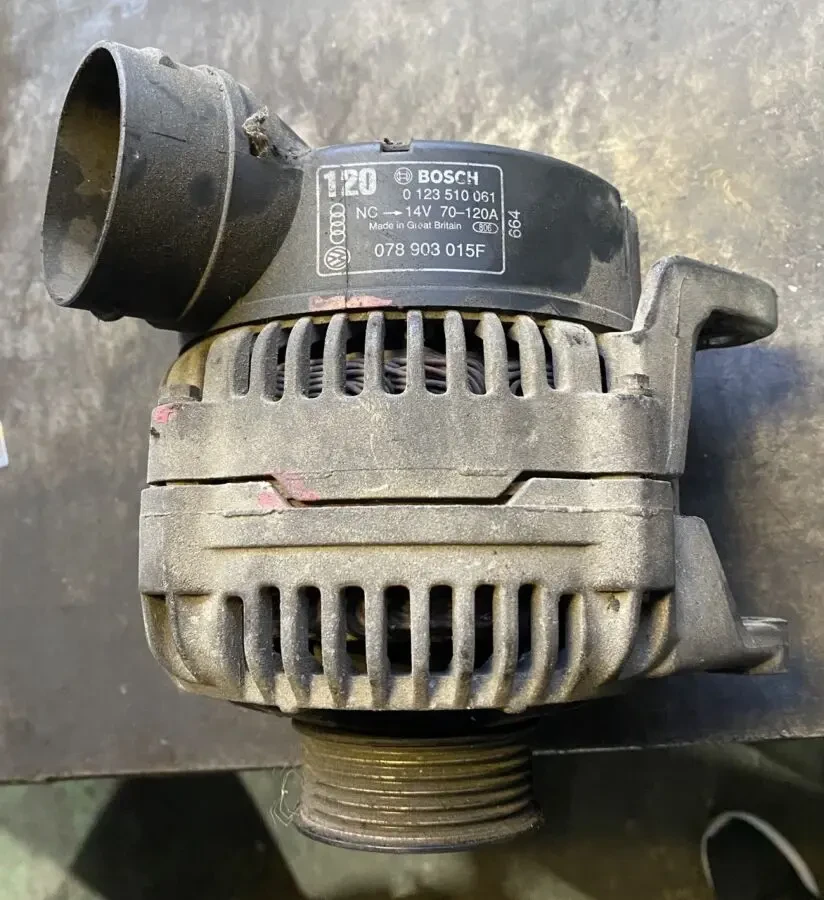 Генератор Ауди А6 С5 078903015F 5