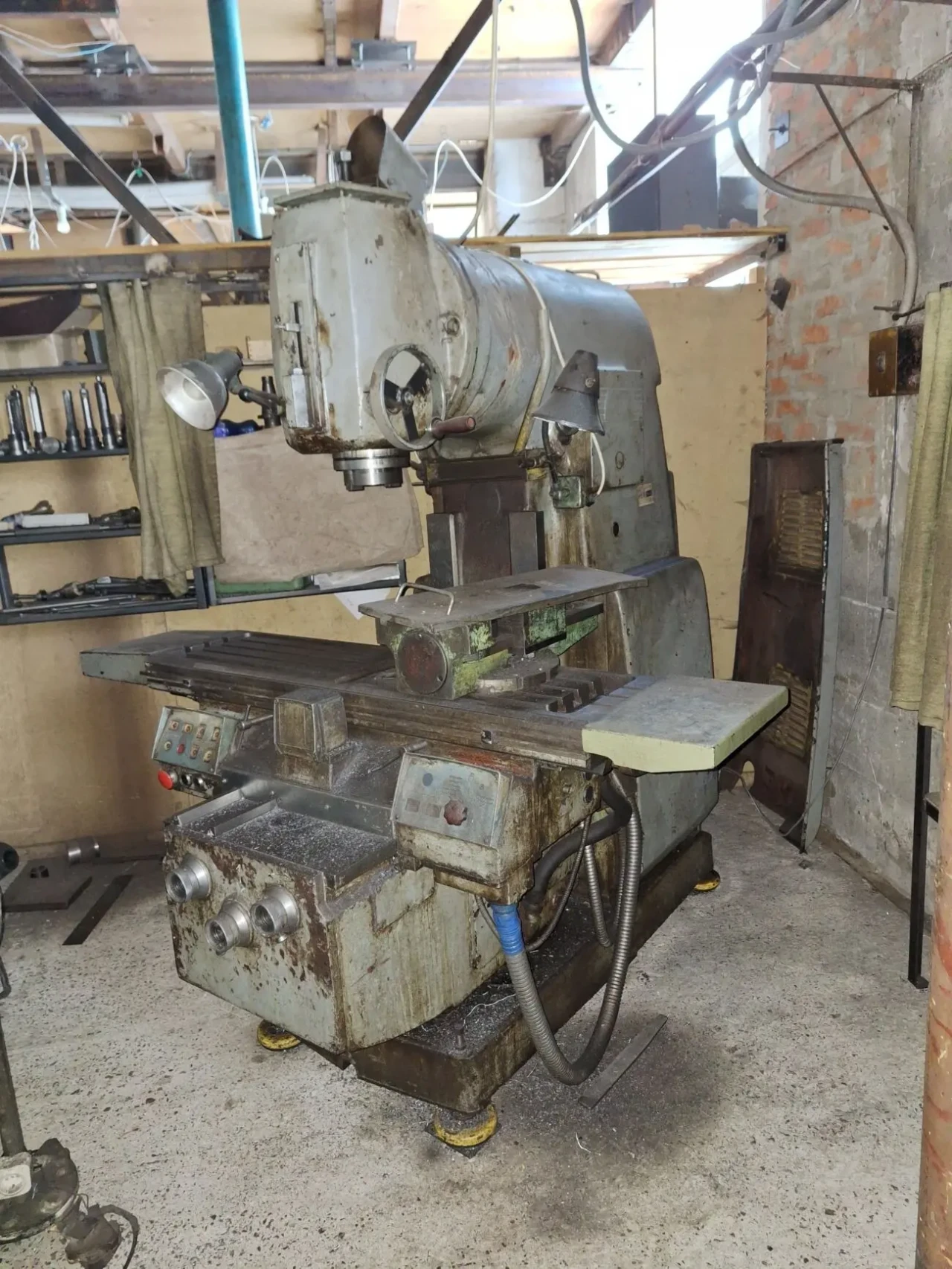 Верстат вертикально-фрезерний СФ40