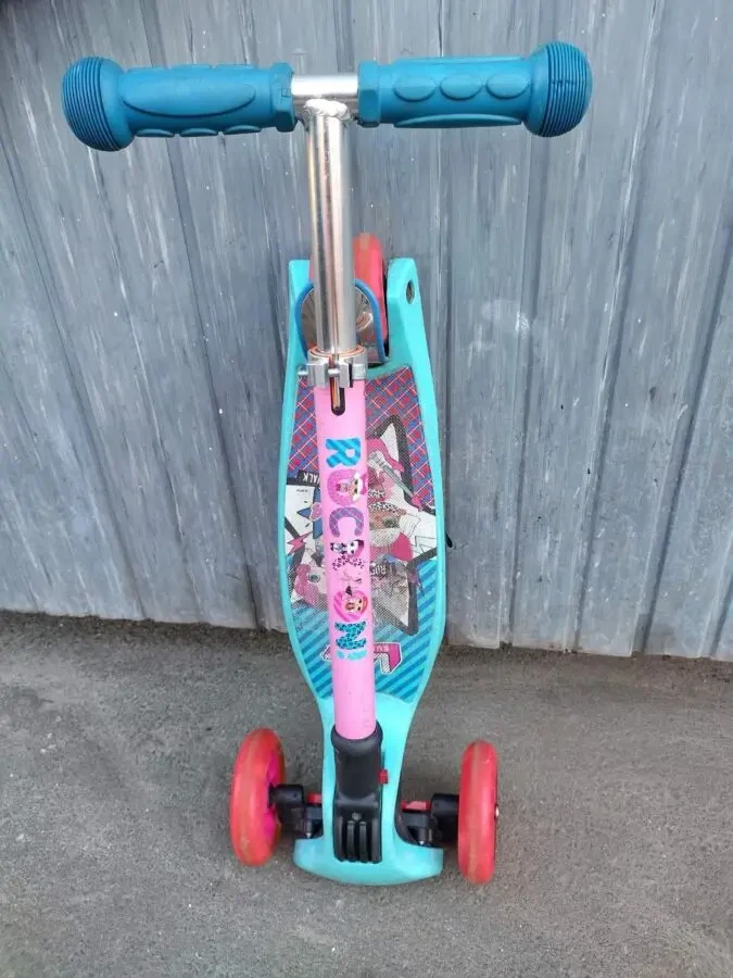 Продам дитячий самокат ROCKON 2