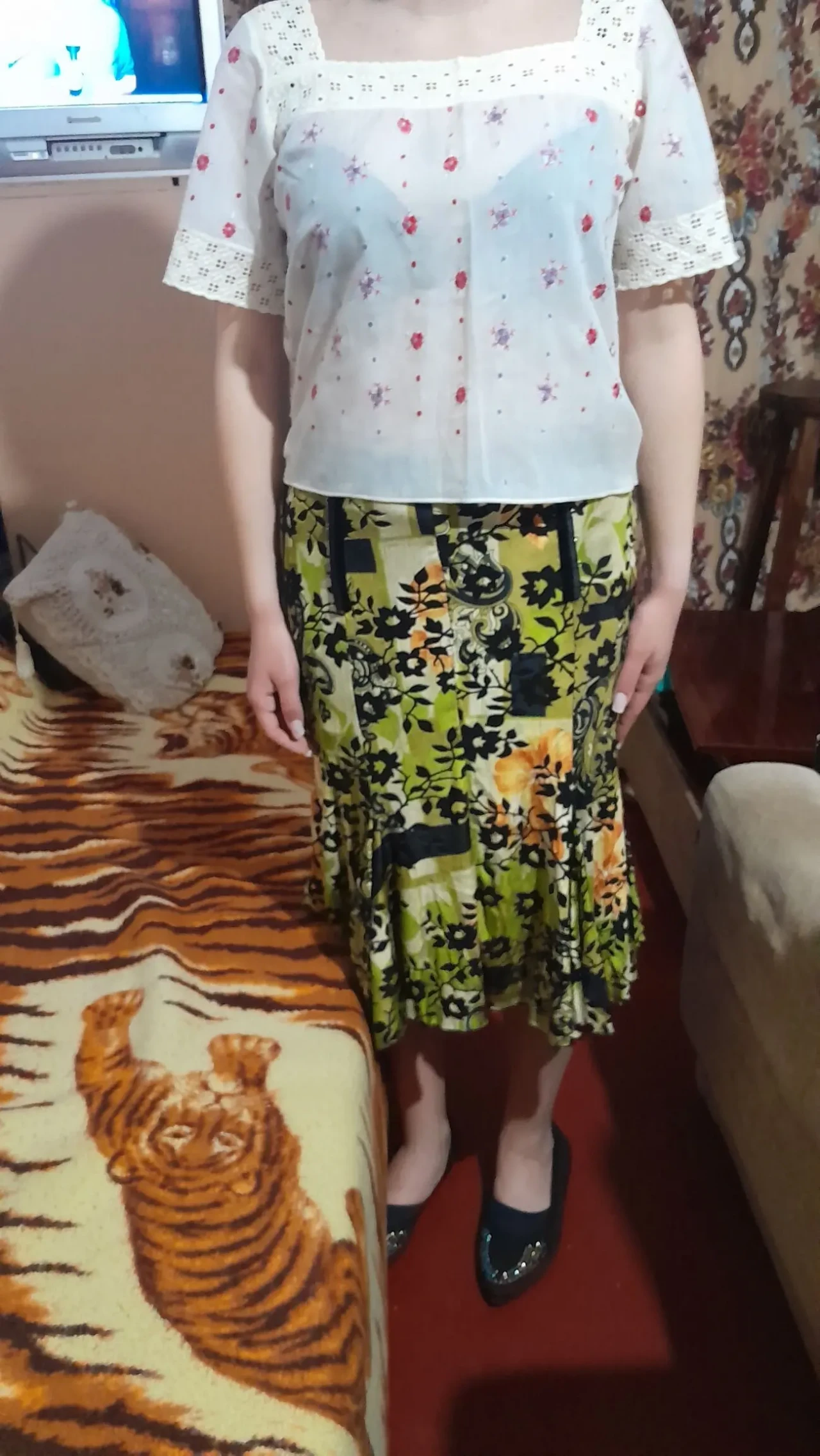 Нарядная белая блуза с вышитыми цветами и кружевом. Р.46 3