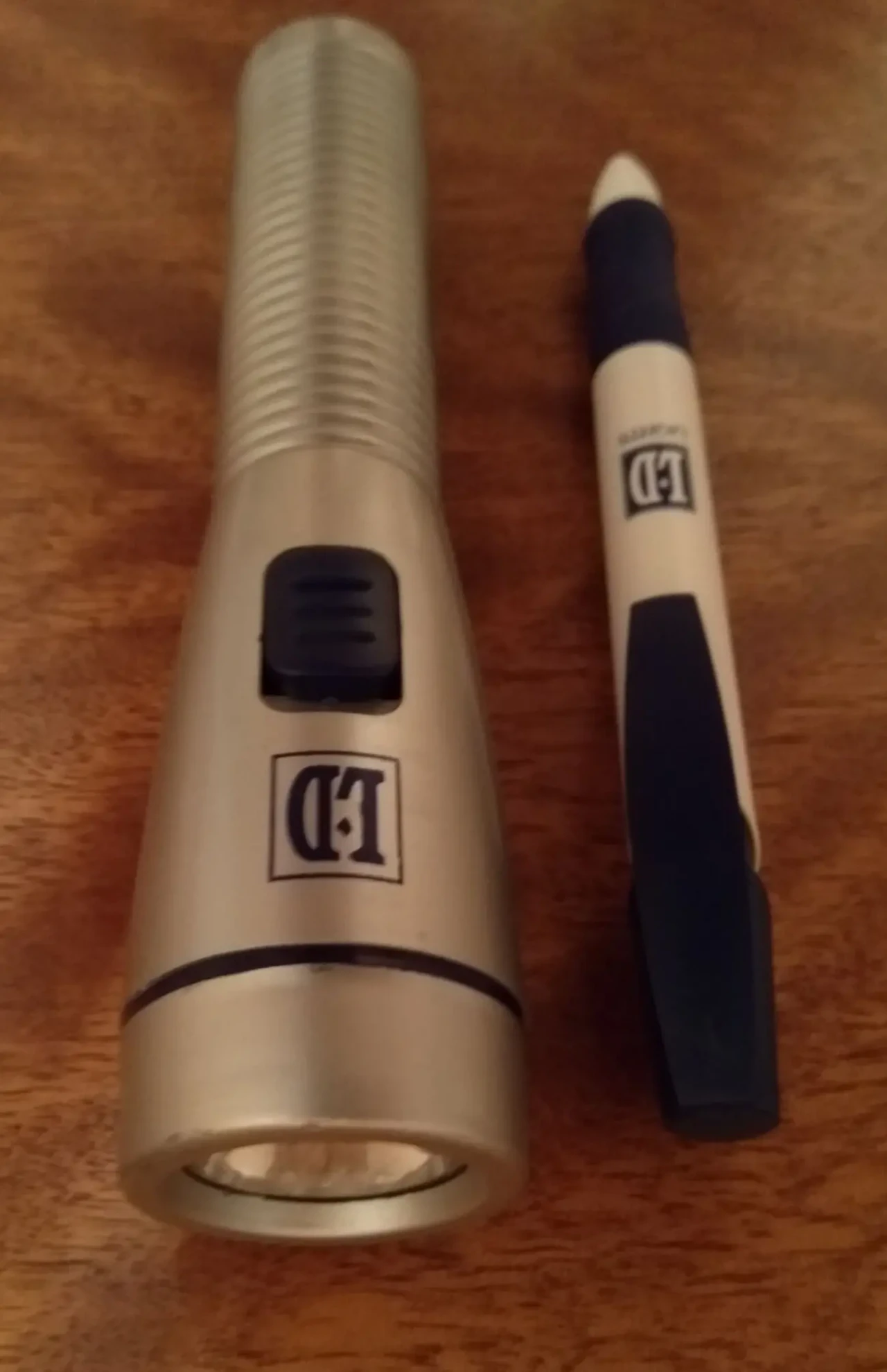 Оригинальная комплект из двух ручек бренда Sobranie London Classic 9