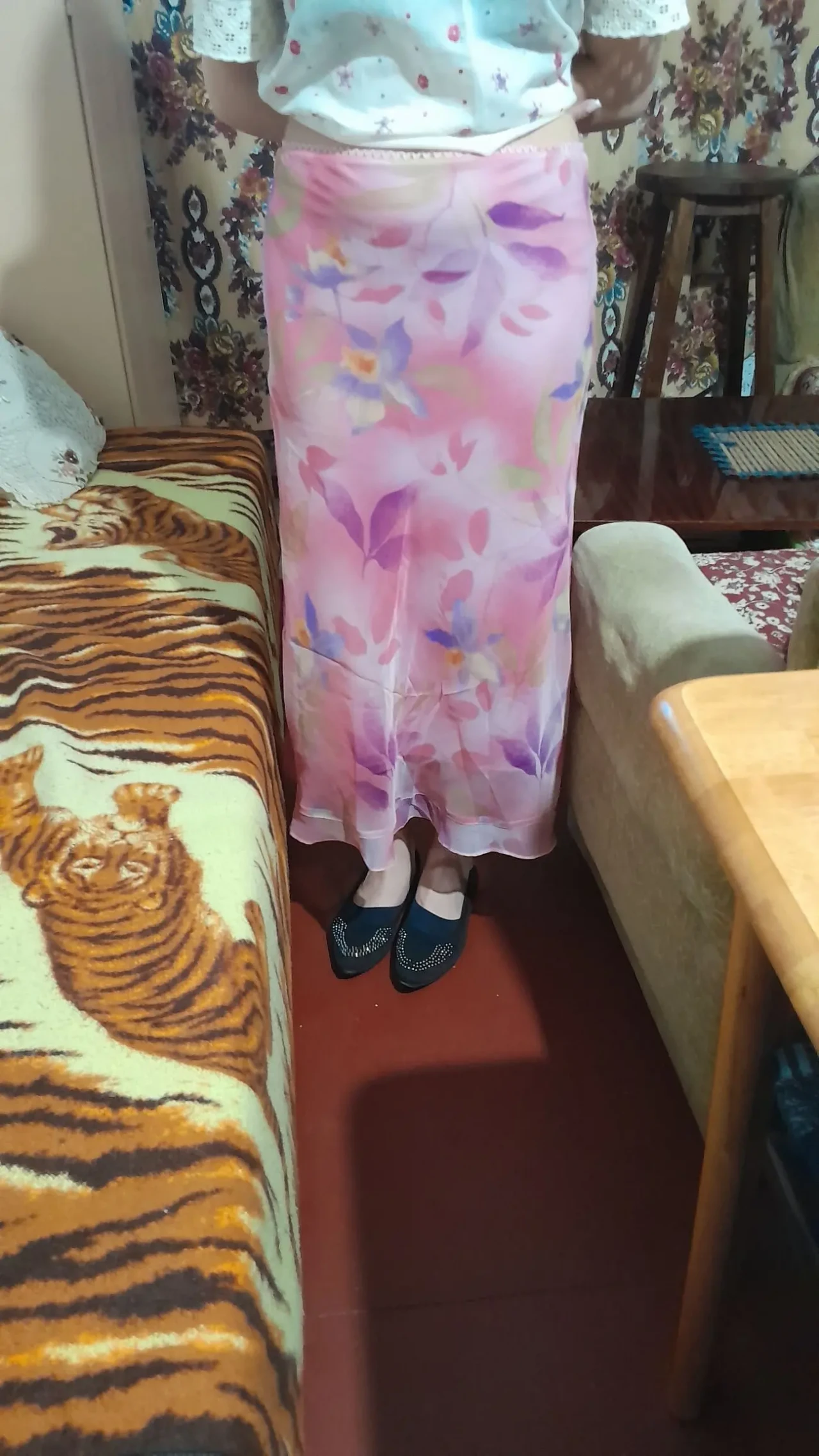 Красивая цветная розовая юбка на подкладке