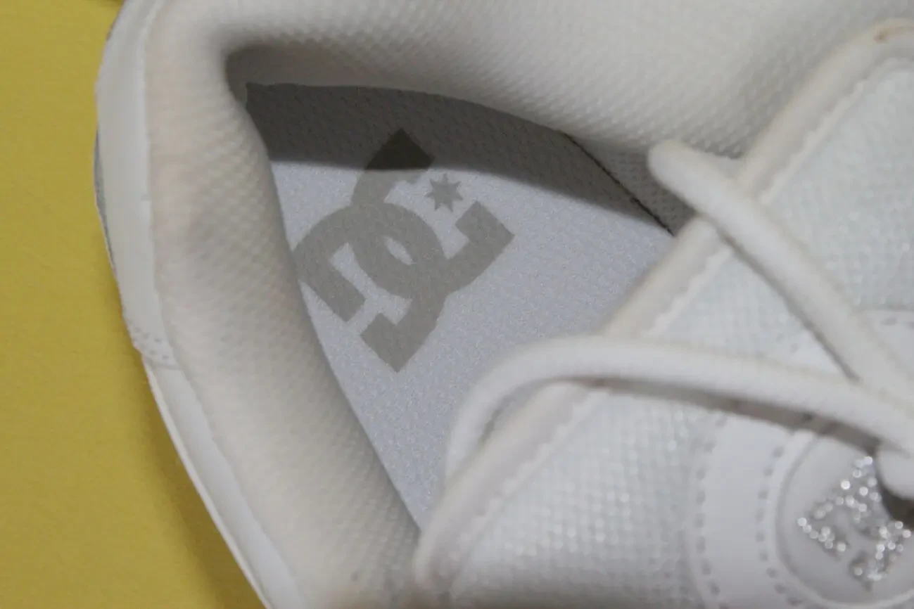 Сникеры женские DC, размер 41 8