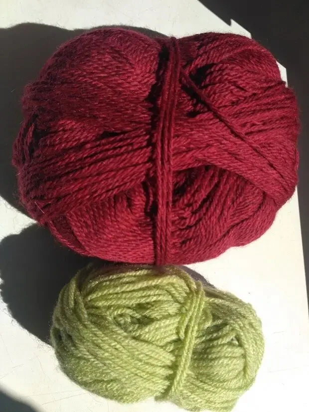 Для детского творчества  пряжа нитки новые 2 цвета