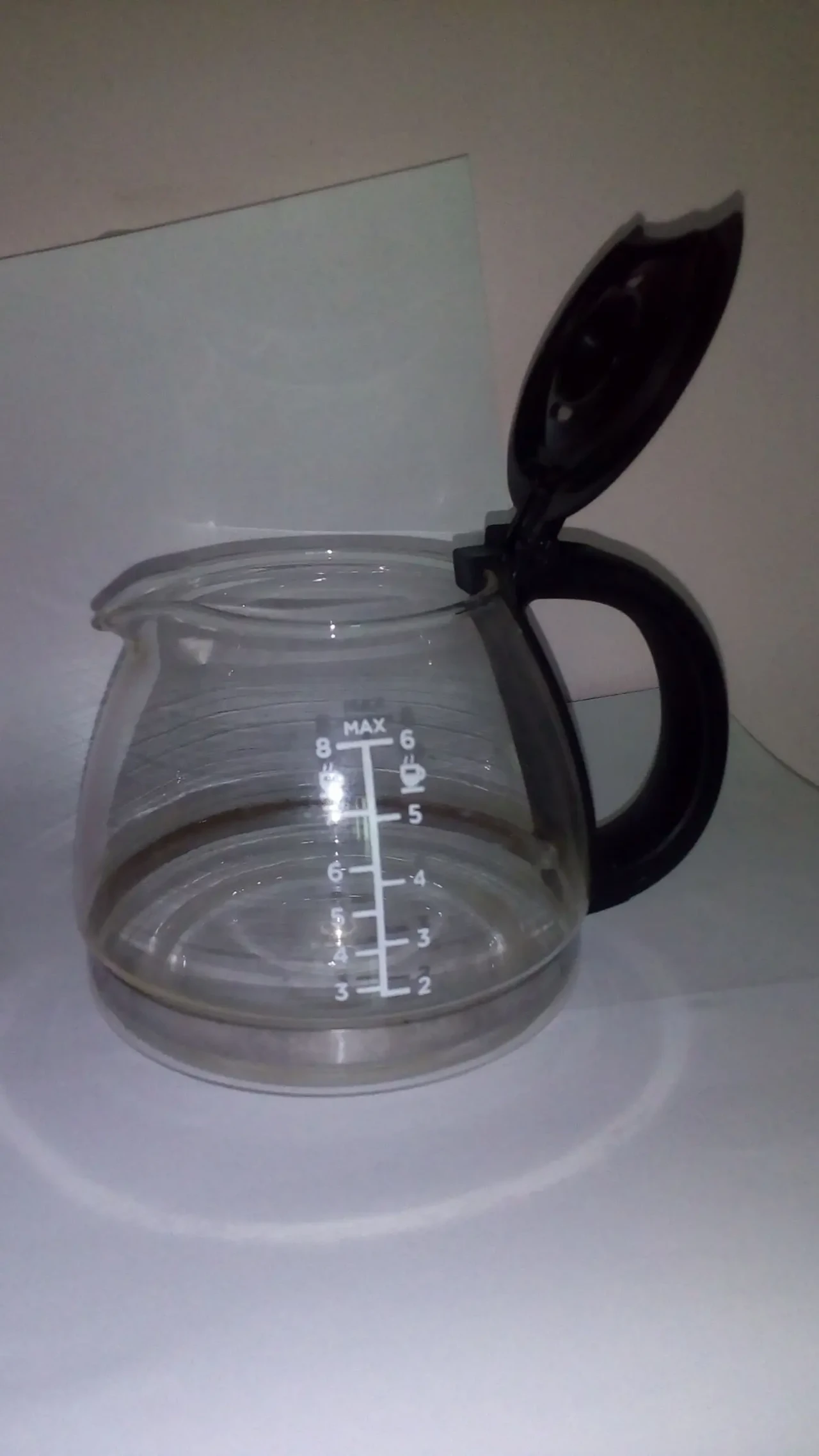 Продам кофеварку Qilive 6