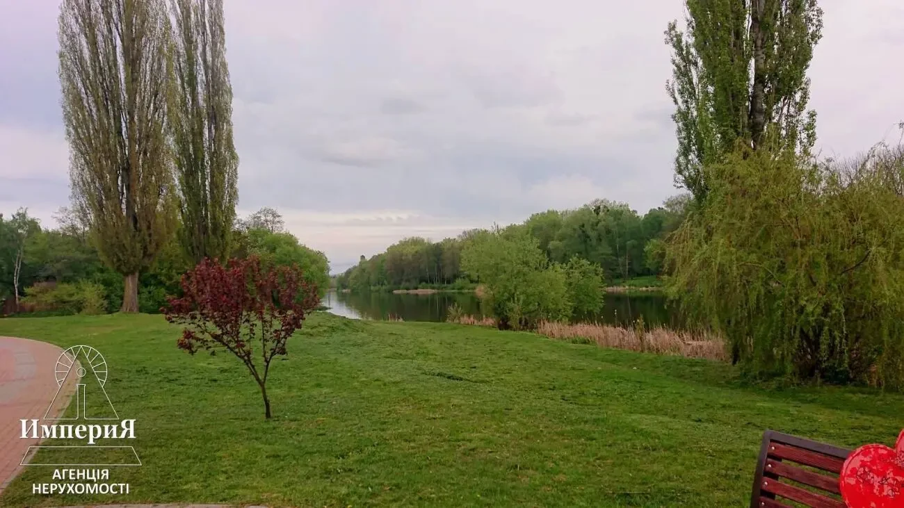 Участок 30 соток на Нижнем ДНСе.Первая линия от речки.