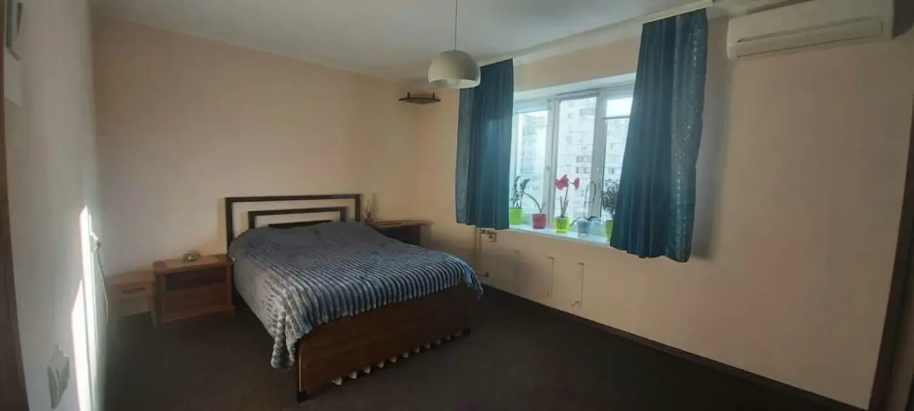 Продам квартиру у Дарницькому районі