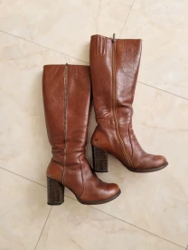 Зимові жіночі чоботи з натуральної шкіри, розмір 37.