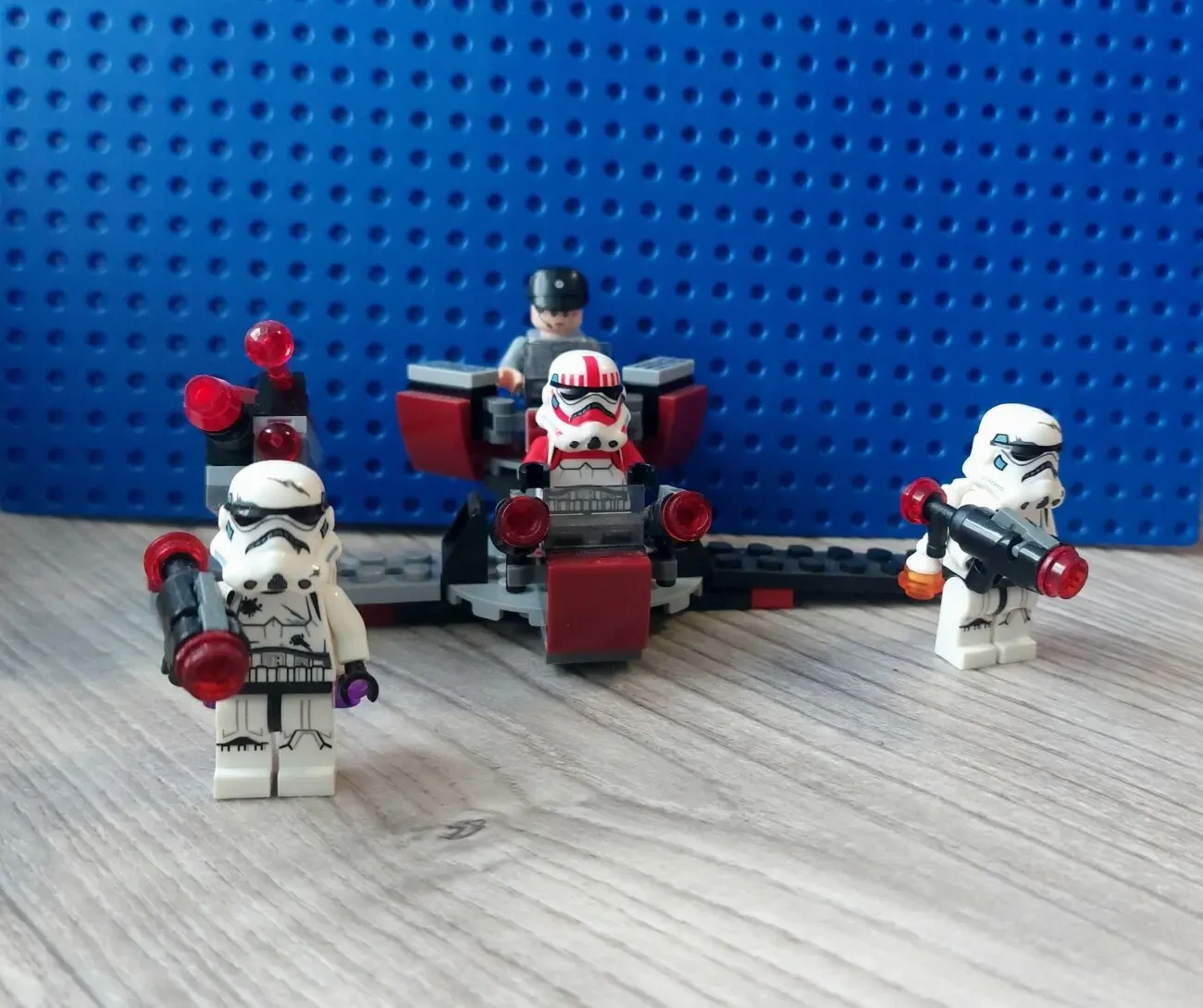 Лего звёздные войны набор Галактической Империи 75134 3