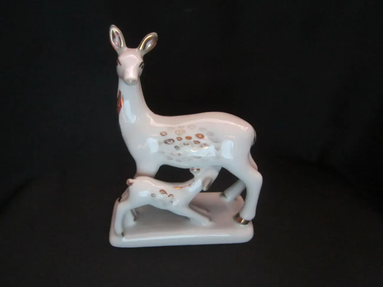 Фарфоровая статуэтка Олениха с олененком ЗХК Полонное