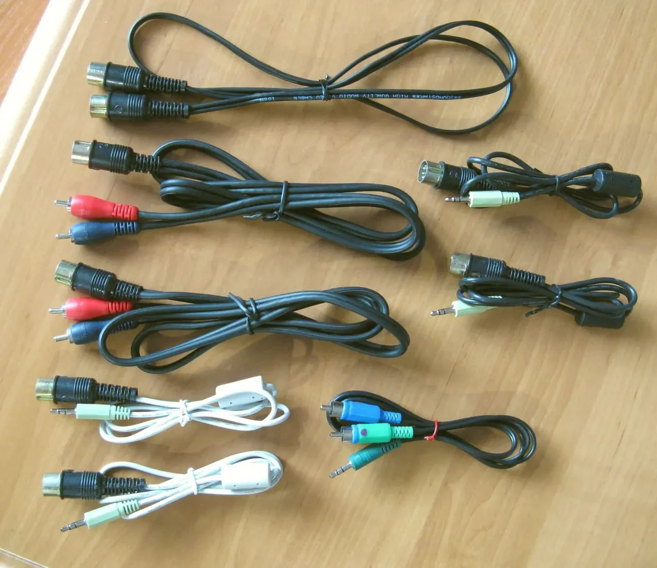 Кабель аудио формат Din 5pin - jack 3.5 / RCA 2