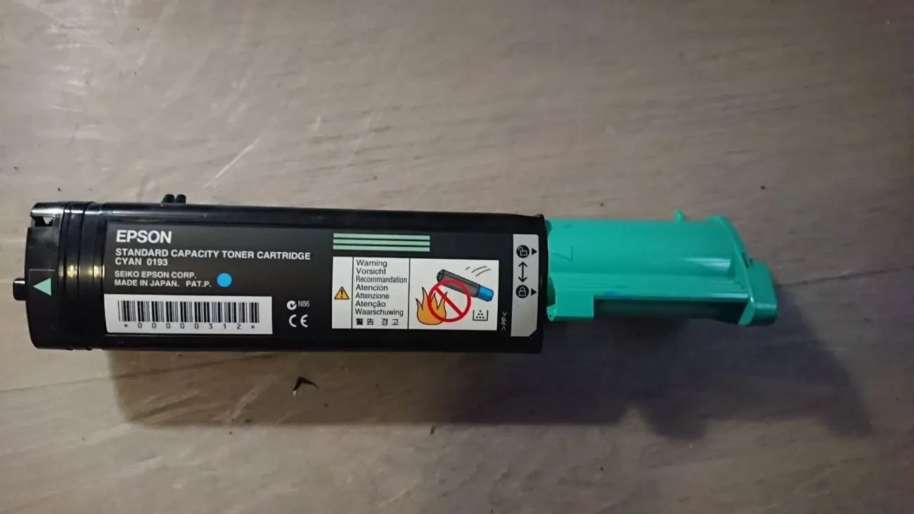 Продам Цветной лазерный принтер ЕPSON AcuLaser C1100 6