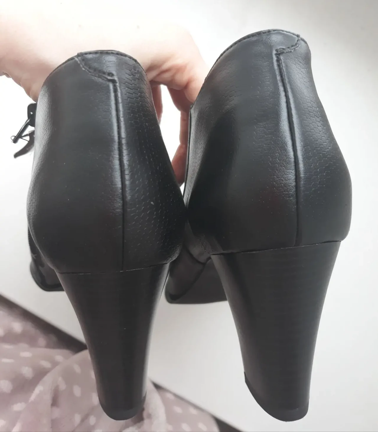 Новые кожаные ботинки на каблуке демисезонные Jandala размер 38 10