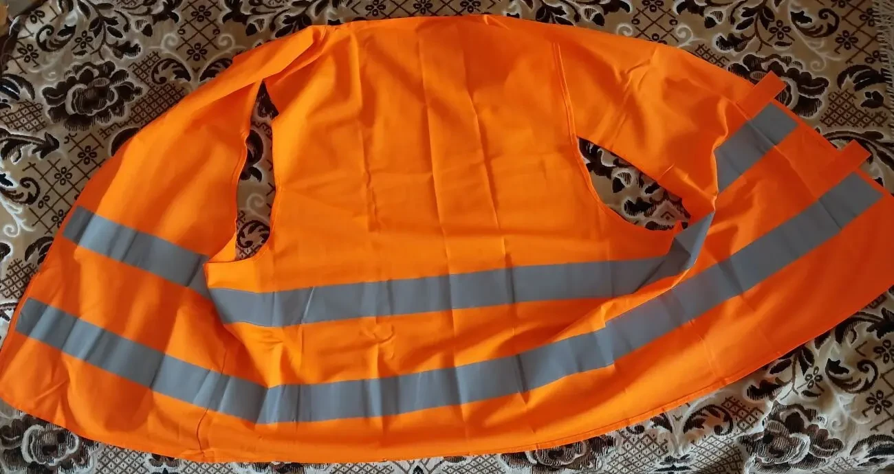 Жилет светоотражающий сигнальный 4